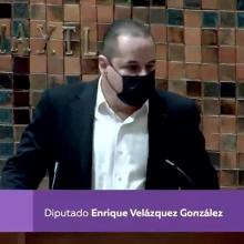 Enrique Velázquez en tribuna del Congreso